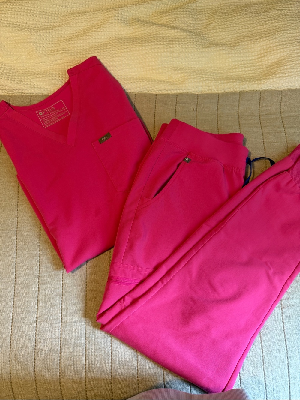 Figs Women's Scrub Set Rapid Response Pinn